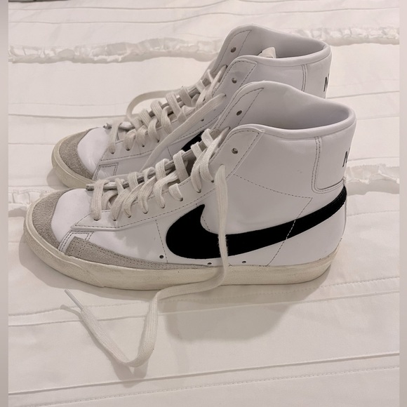 Nike Shoes - NIKE BLAZERS!